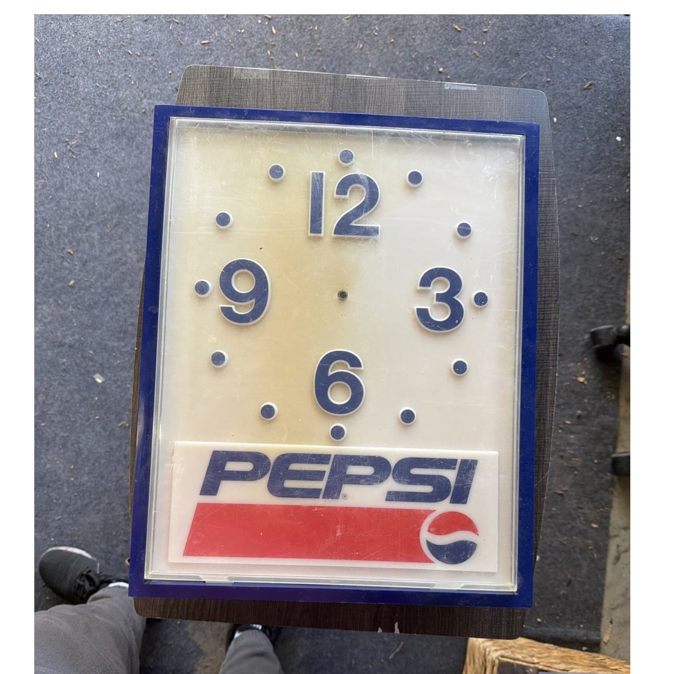 Pepsi Electric Wall Clock Advertising Sign Model PI-1615 FEB 90 Blue White Red