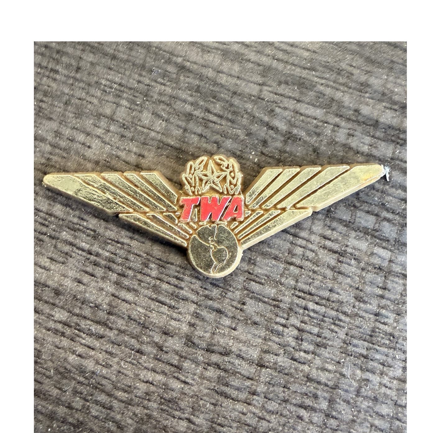 TWA Wing Badge Pin Gold Tone Collectible Airline Badges & Pins