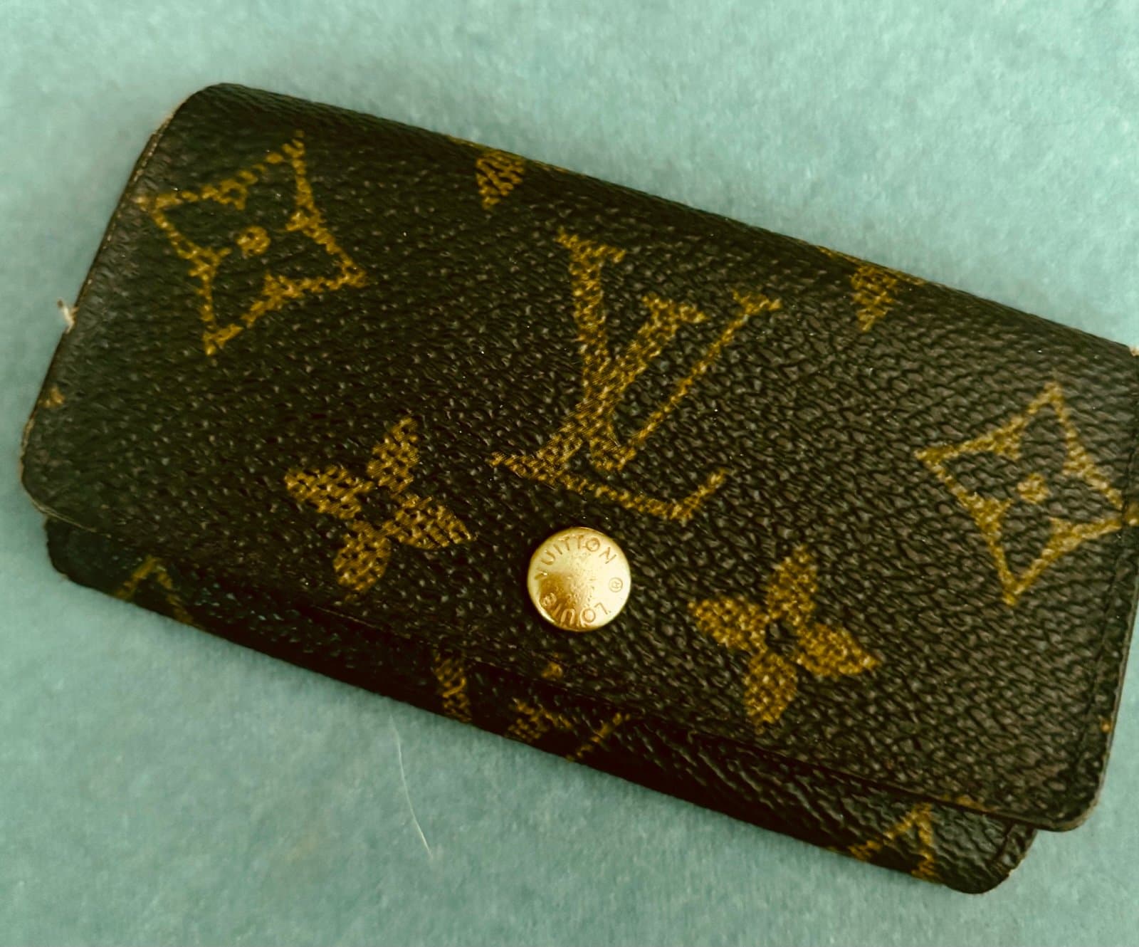 Authentic Louis Vuitton 4 Key Holder - Vintage & Preloved