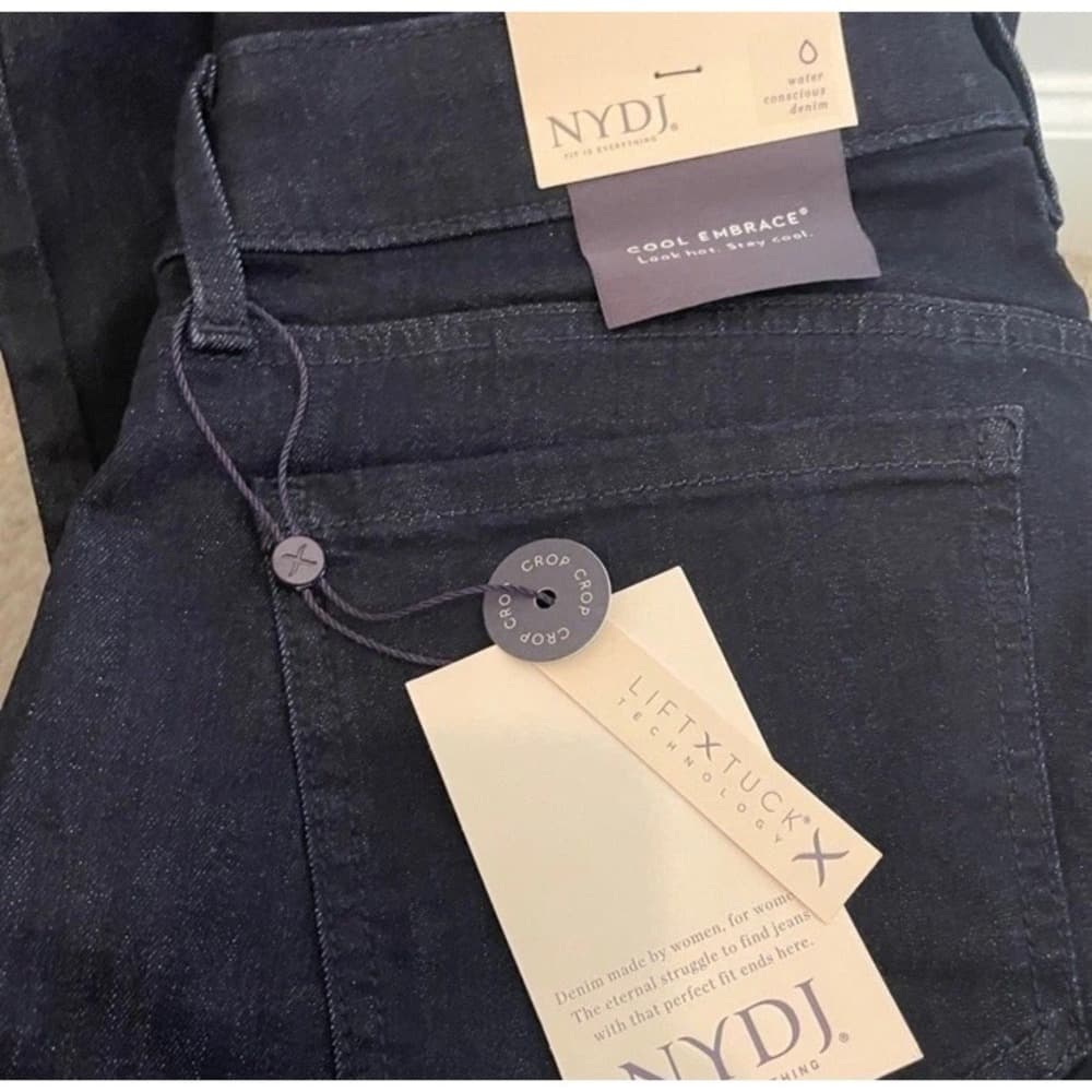 NWT NYDJ Jeans Capri Denim Jeans in Cool Embrace Size 8 Dark Wash