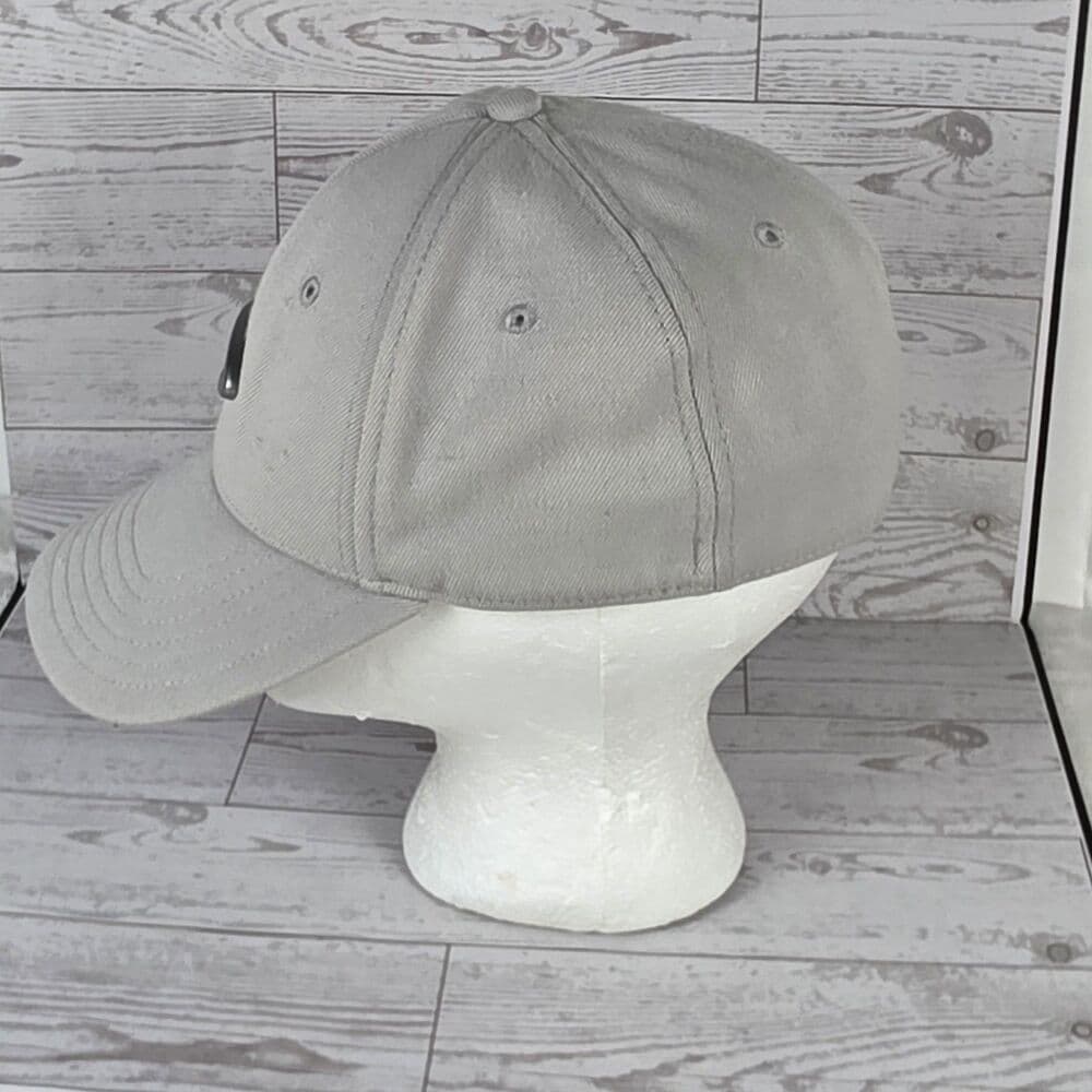 Oakley Tin Can Classic Low Flex Gray Small/Medium Stretch Cap