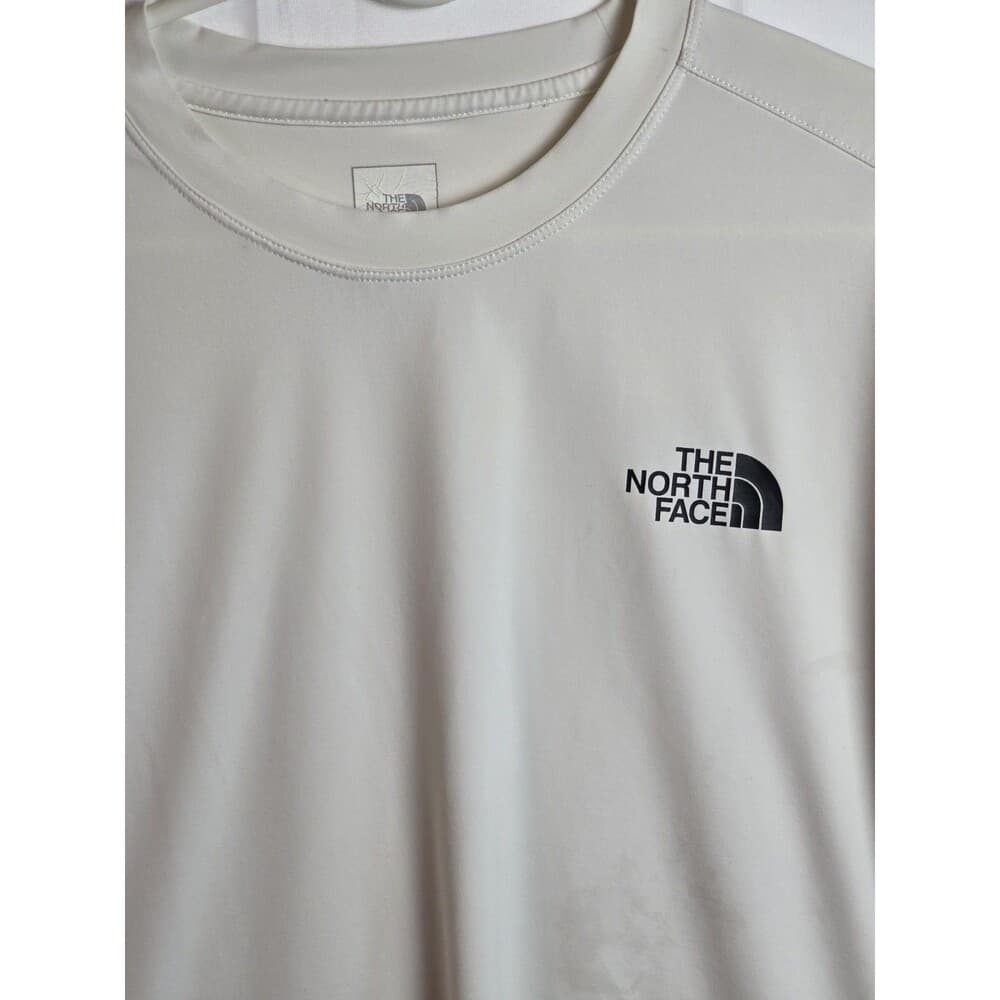 The North Face Men's Large White Short Sleeve T-shirt with Flaws