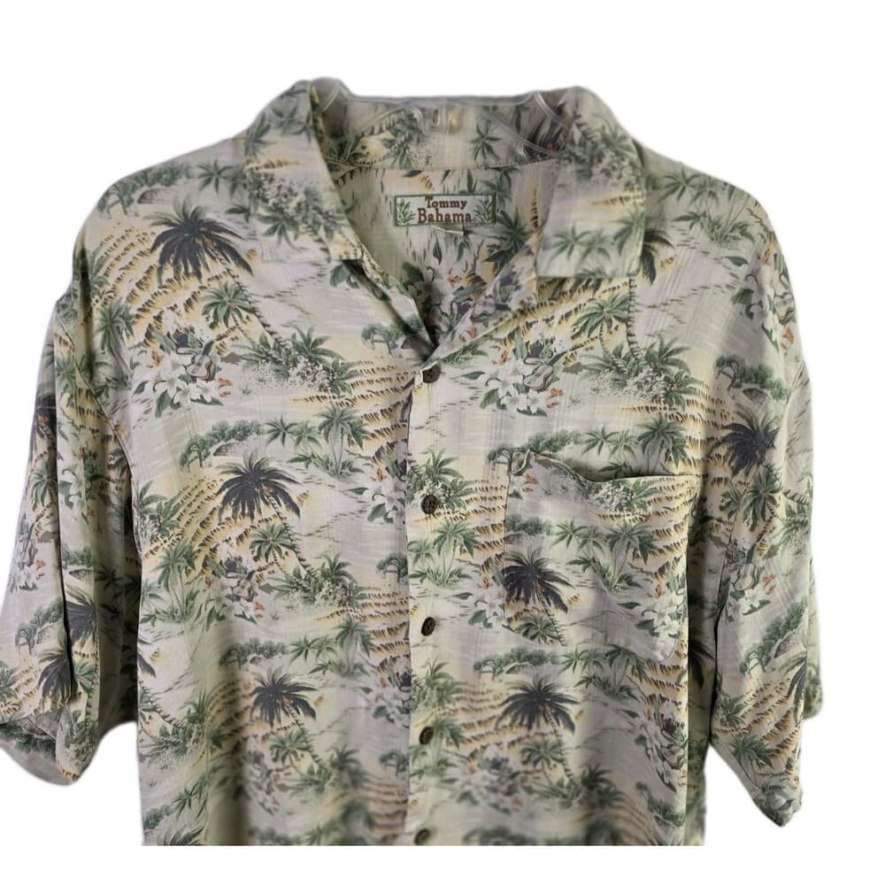 VTG Tommy Bahama Men's Medium 100% Silk Floral Hawaiian Aloha Palm Tree Shirt