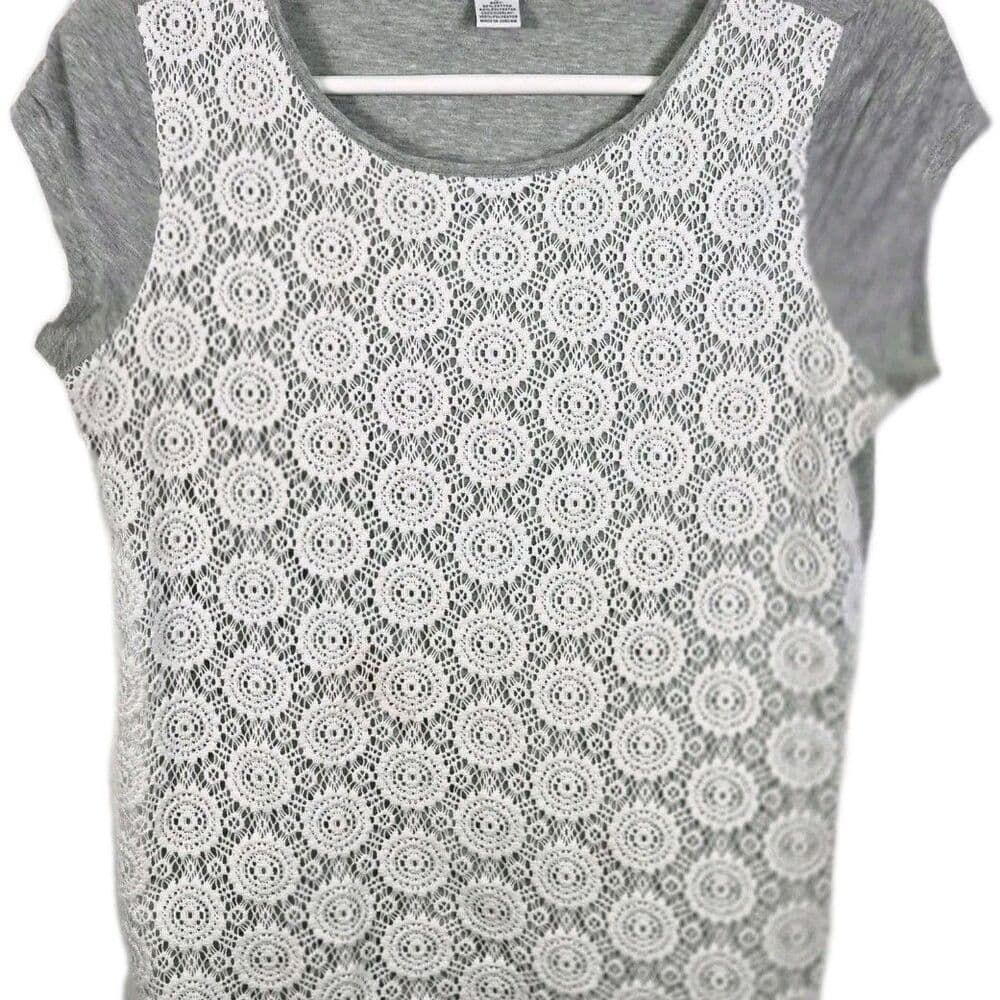 Liz Claiborne Woman’s Size Large Heather Gray Lace Lined Short Sleeve Shirt