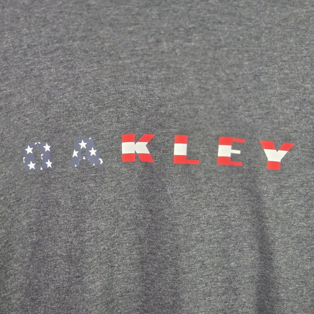 Vintage Y2k 90s XL Gray Oakley American Flag Short Sleeve T-Shirt