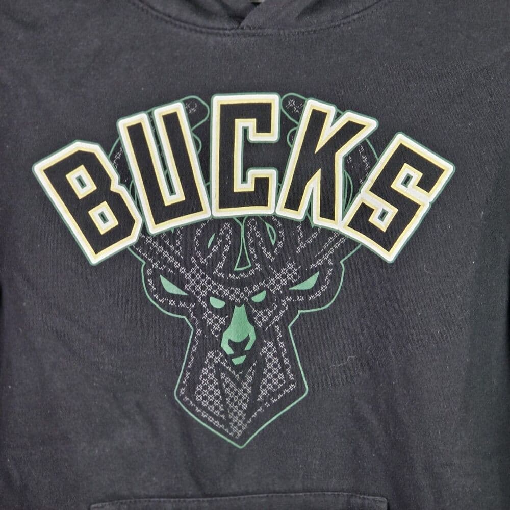 Milwaukee Bucks Small Black Long Sleeve Hoodie
