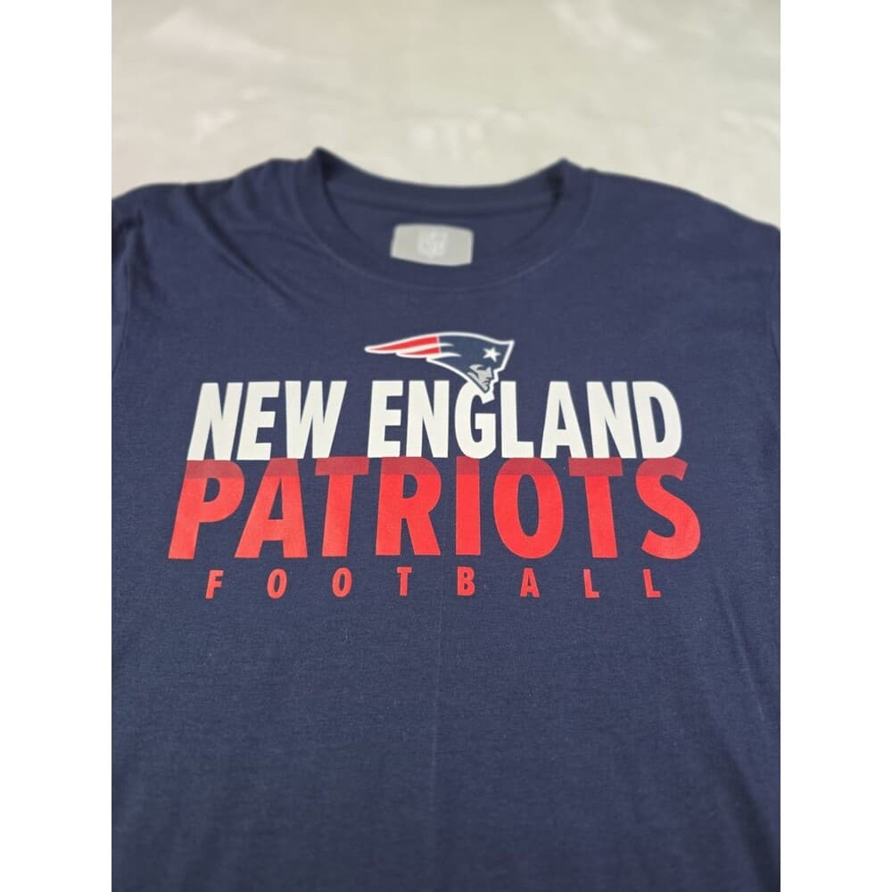 NWT Team Apparel New England Patriots Men's Medium Shirt