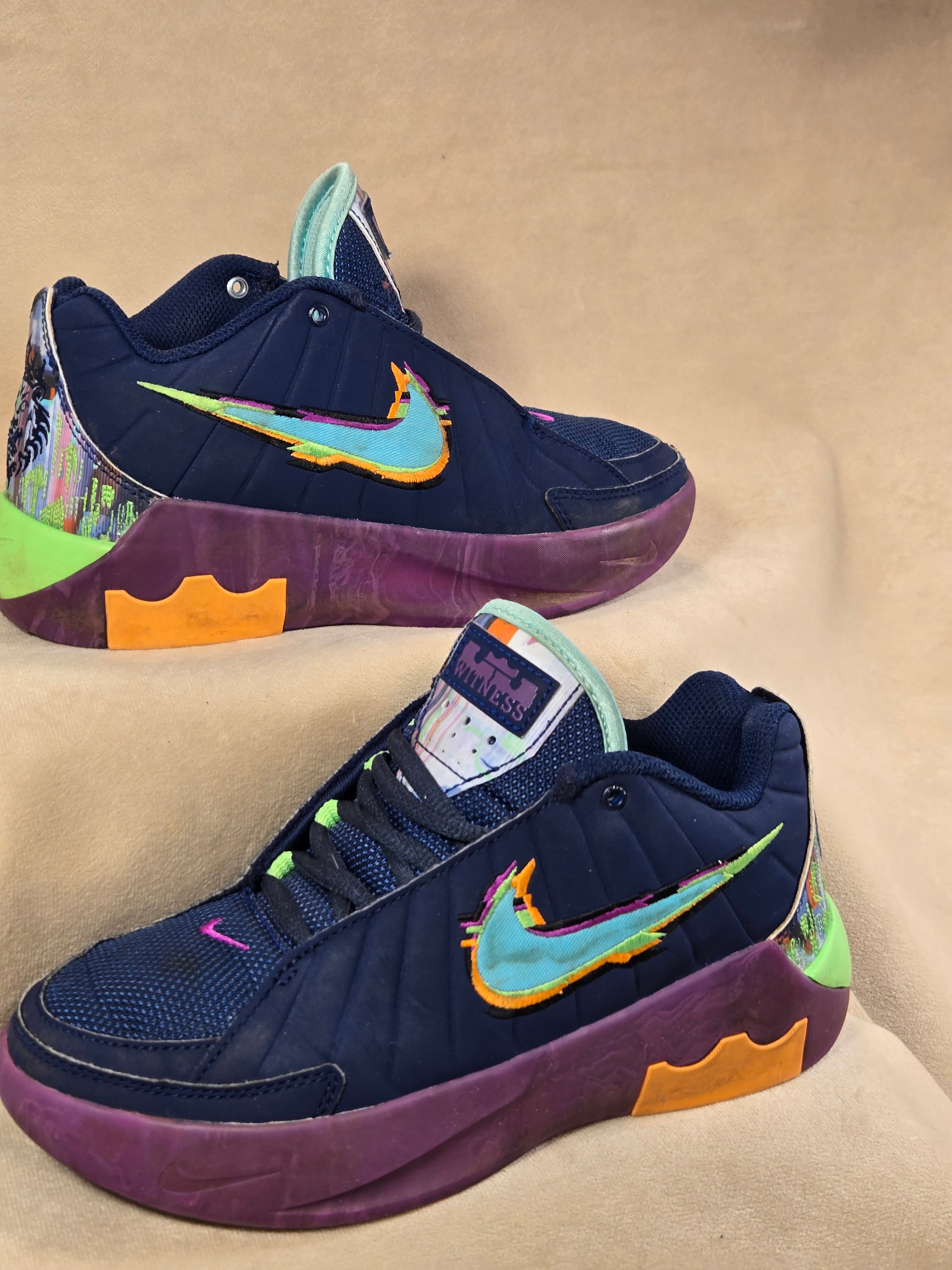 Nike LeBron Witness 6 GS Multicolor Abstract Youth Kids Shoes Size 3.5Y Good