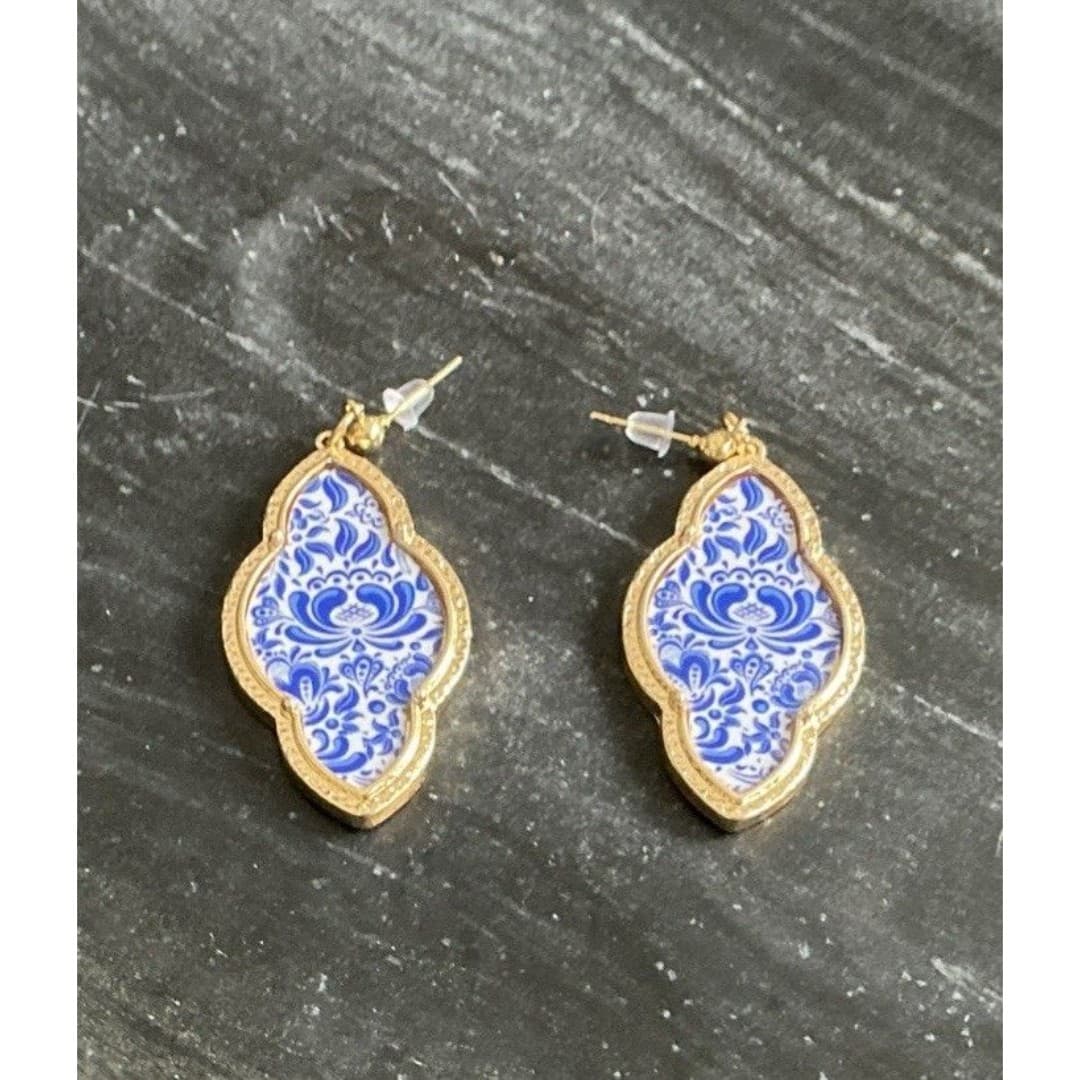 Beautiful Blue White Gold Paisley Style Tuscany Dangle Earrings