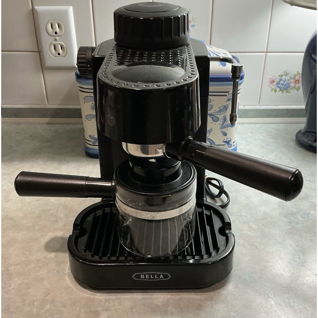 Bella 4 Cup Espresso Maker w/Steam Wand (SENSIO) PreOwned READ