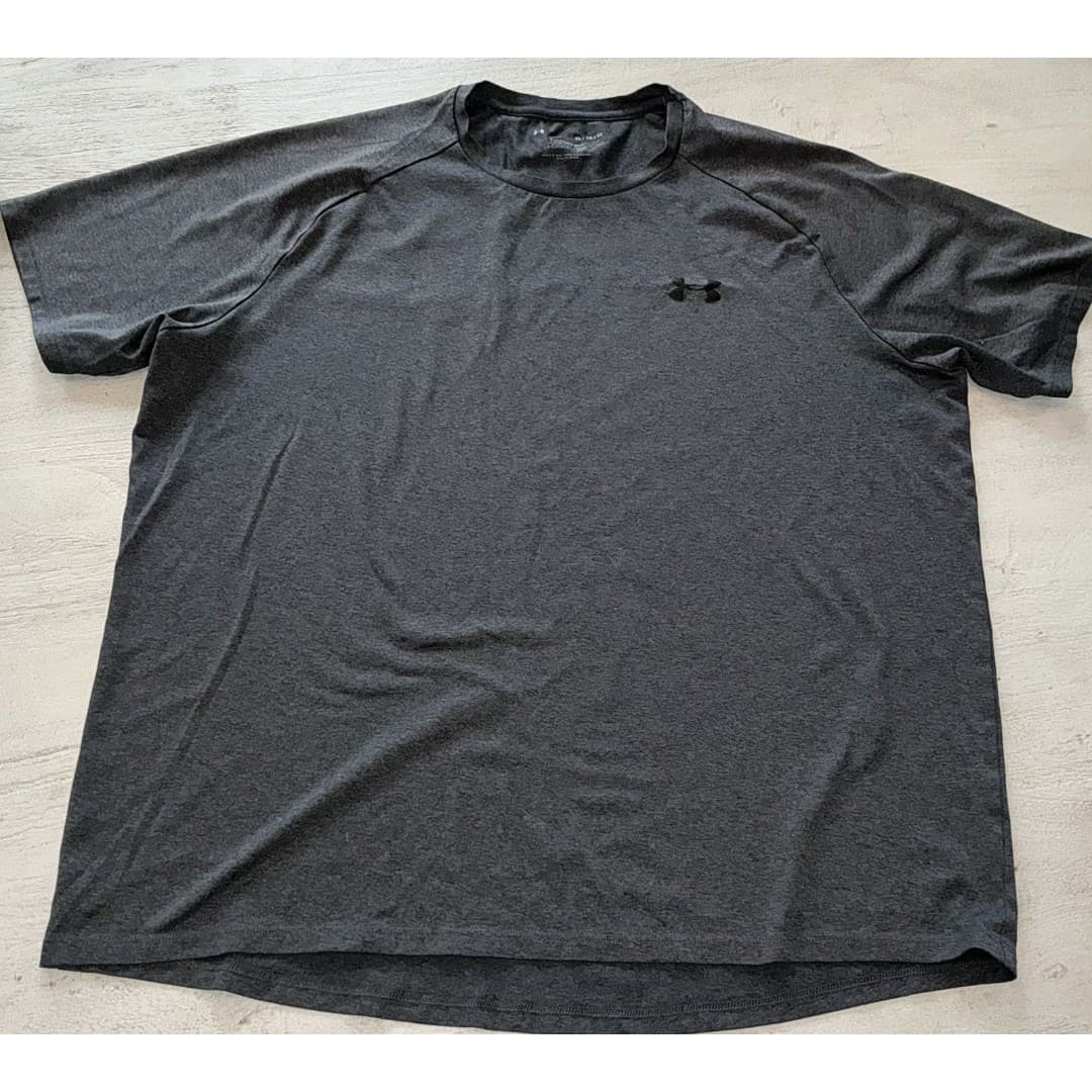 The Tech Tee Under Armour UA Men's XL T Shirt Tee Gray Performance
