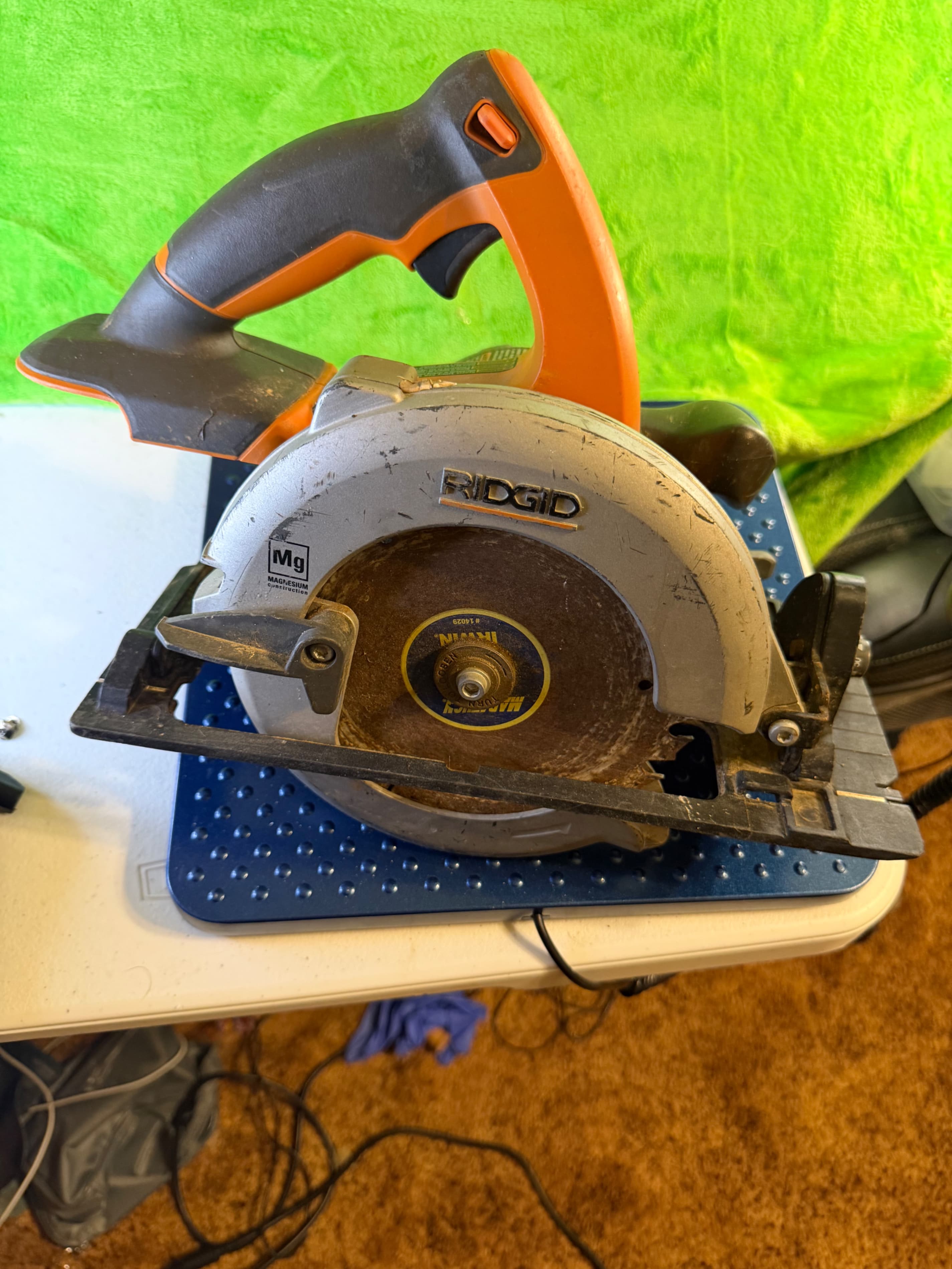 Ridgid Magnesium 7-1/4 Inch Circular Saw with Orange Handle