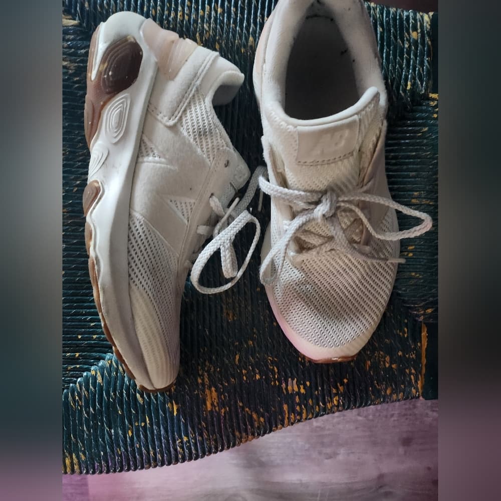Youth White And Pink New Balance Running Shoes