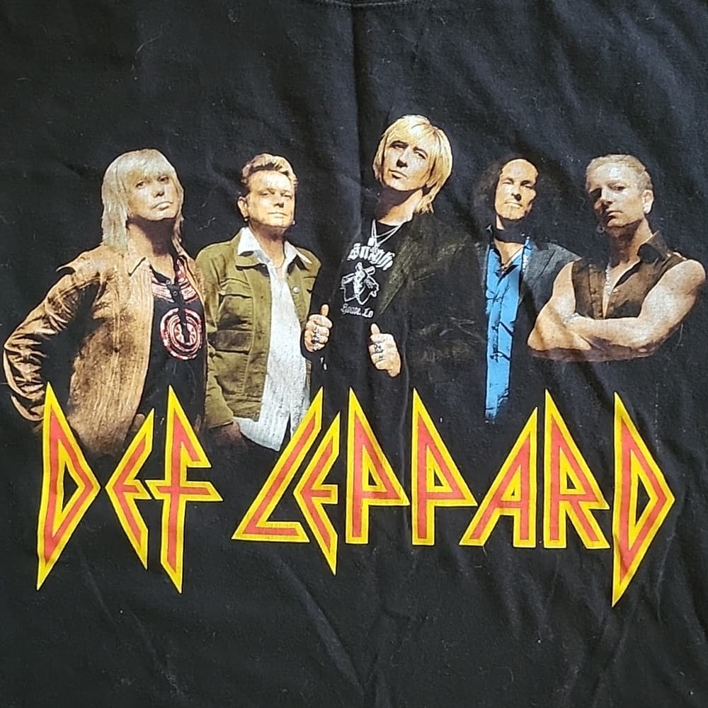 Black Def Leppard 2007 Band Concert Tee no size 22" pit to pit