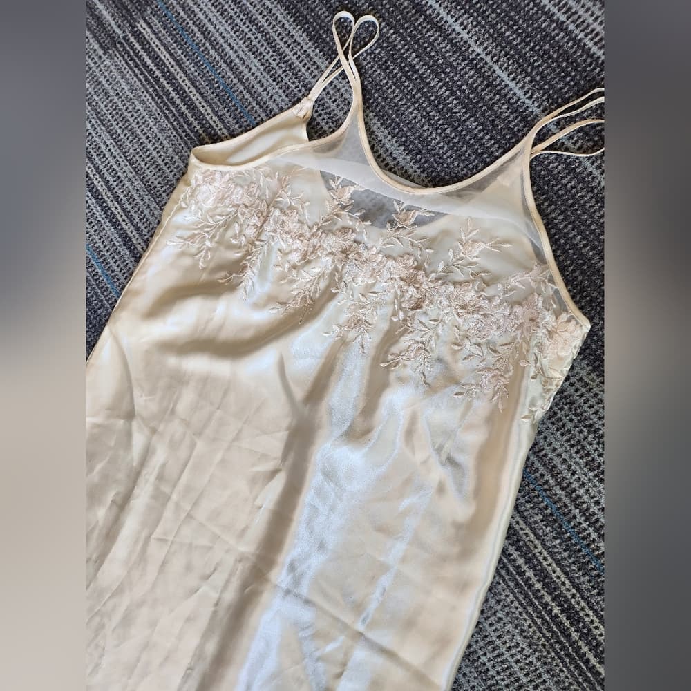 Vintage Dentelle Long Off White Embroidered Floral Slip Nightgown