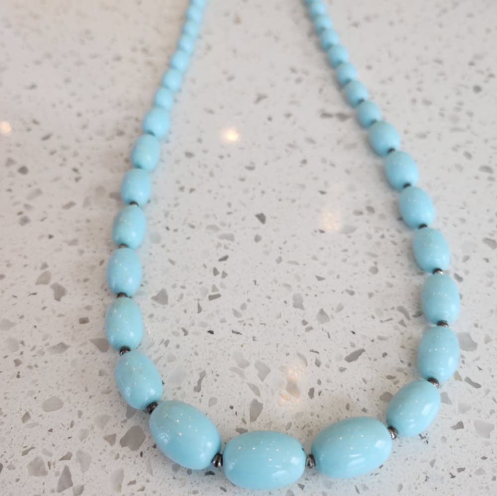 Gorgeous Vintage Oblong Turquoise Beaded Necklace