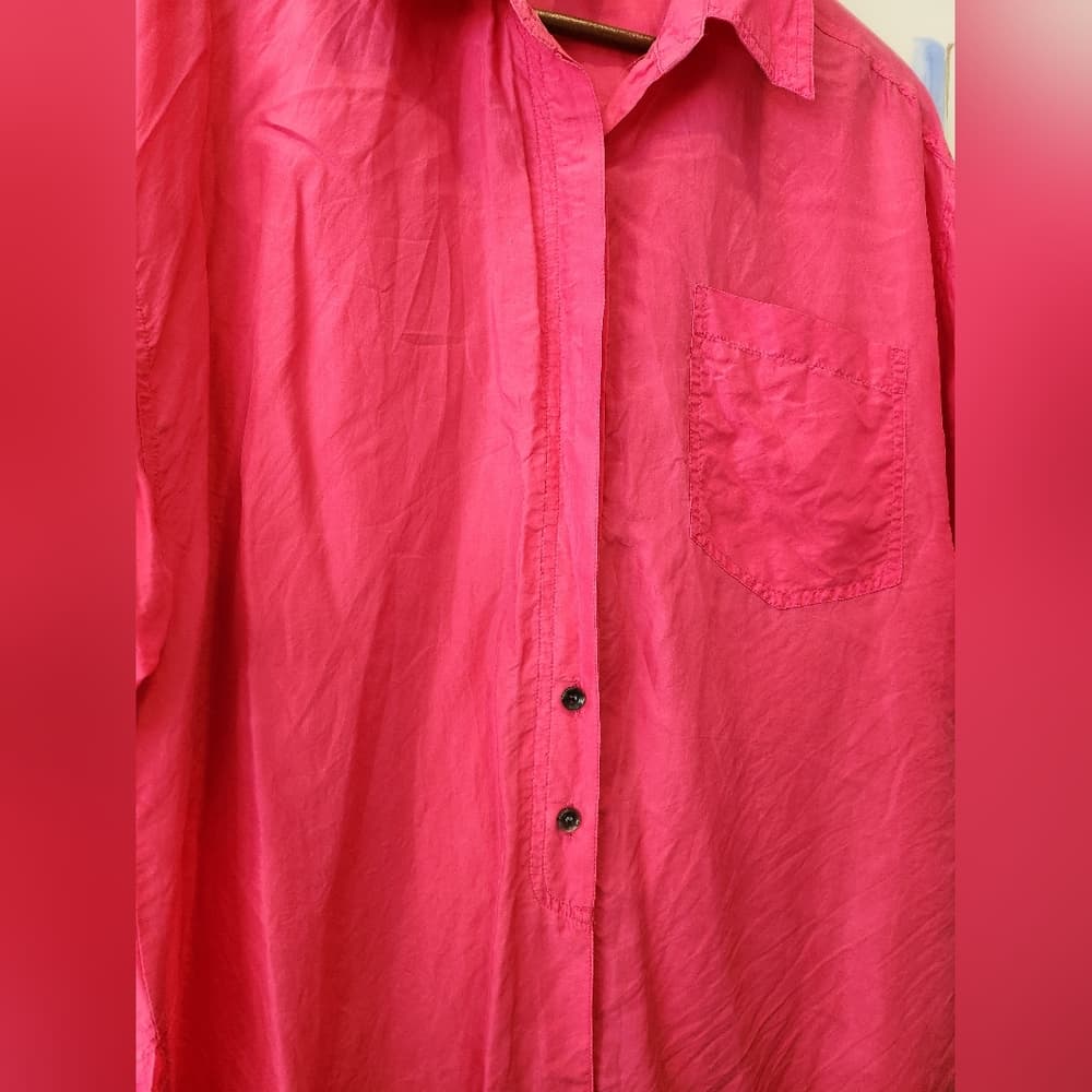 Vintage Pink 100% Silk Button Up cute Slit Side Back Button Sophisticates Top
