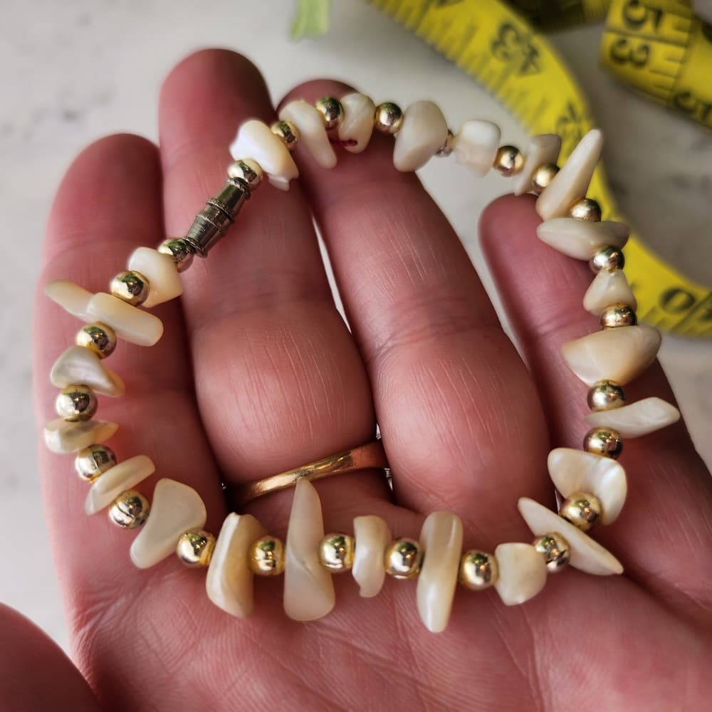 Elegant Vintage Gold Tone and Cream Mother Of Pearl Beaded Bracelet