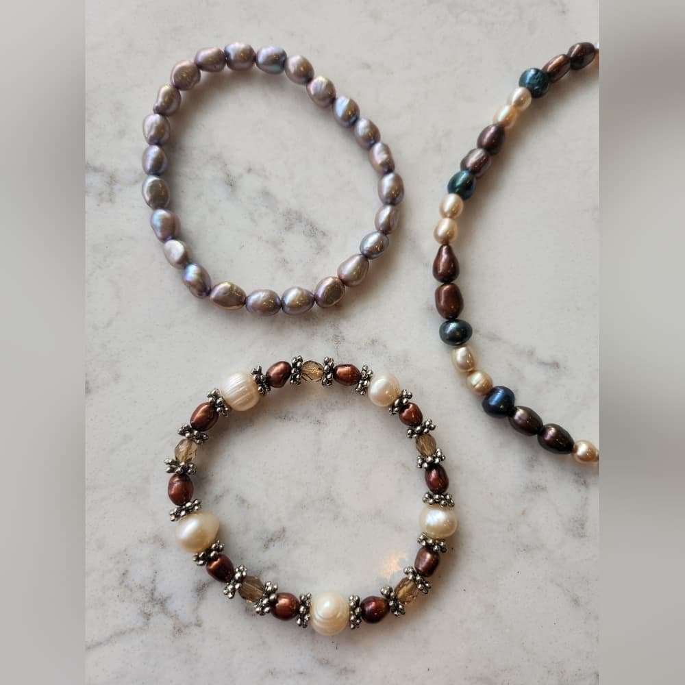 High Luster Vintage Peacock Pearl Necklace with stretchy bracelets
