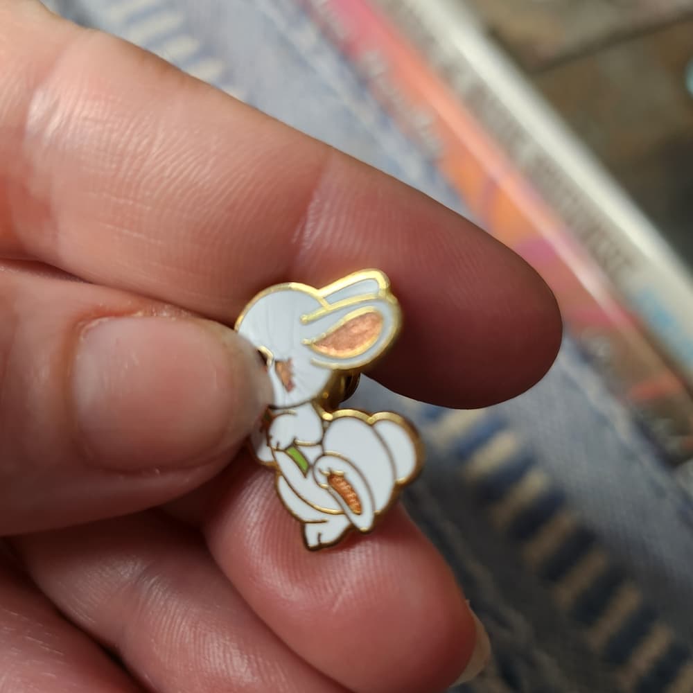 Vintage 1983 Hallmark Cards Inc Gold Tone Bunny With Flower Enamel Pin
