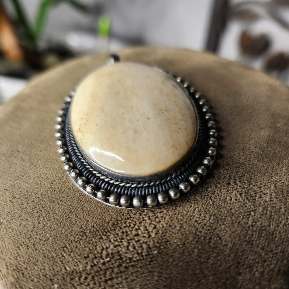 Vintage Silver And Cream Bone Oval Pendant Necklace