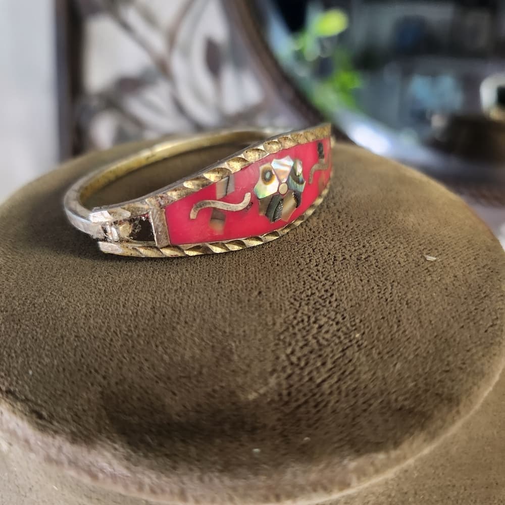 Vintage Twisted Hammered Silver And Pink Shell Inlay Floral Youth Bracelet