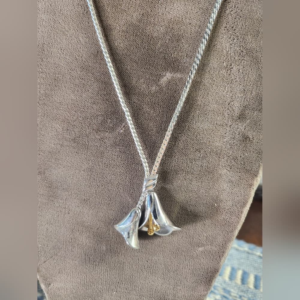 Vintage Avon Two Tone Silver And Gold Lily Pendant Necklace