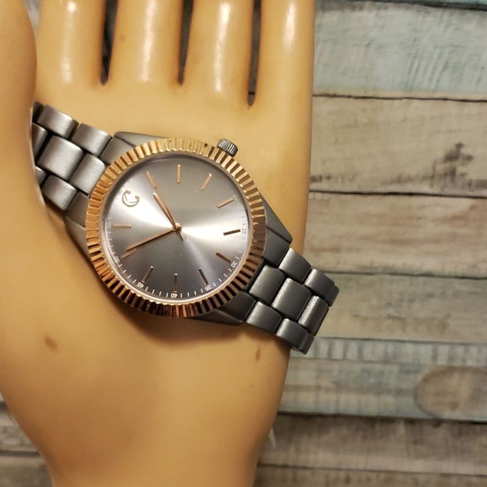 Charming Charlie 🥰 NWT Silver Tone Unisex Watch
