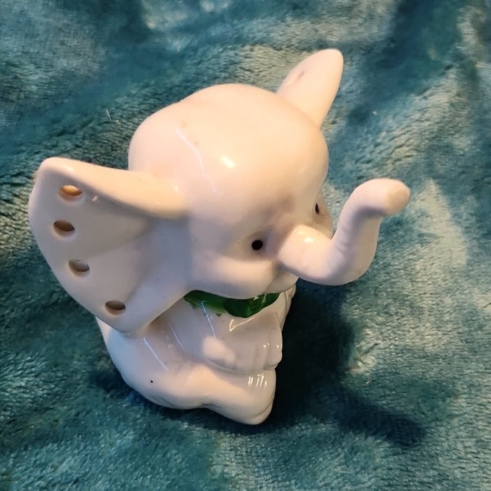 Vintage UCGC Ceramic Elephant Jewelry Holder