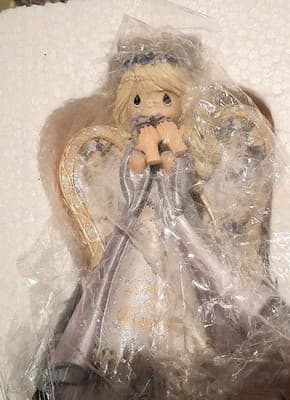 Precious Moments Love Never Forgets Lena Liu Angel LE 95 Days A2073