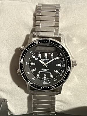 Seiko Sports 100 Men's Black Watch - 7A28-7049
