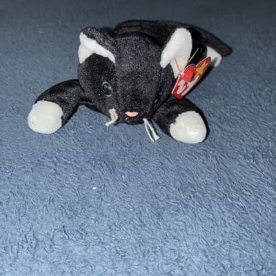 TY BEANIE BABY "ZIP THE BLACK CAT" WITH WHITE PAWS, 3-28-94 WITH ERRORS 1993