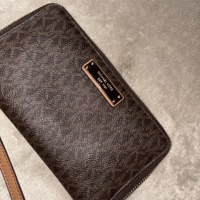 Michael Kors Leather Zippy Wallet Brown Monogram With Gold Hardware