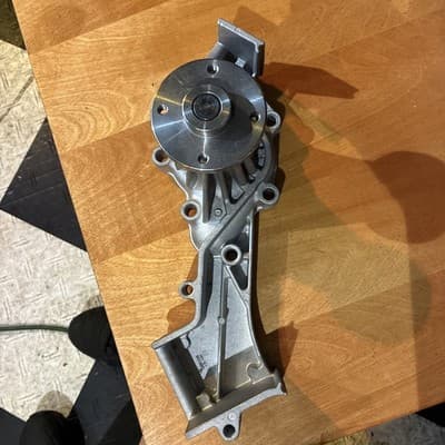 NEW OEM NISSAN WATER PUMP -3.3L XTERRA 2000-2004 FRONTIER 1999-2004