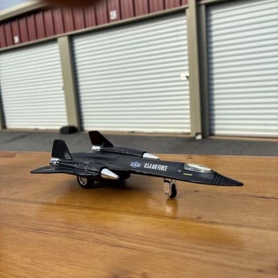 DIECAST AIRPLANE METAL 976 BLACKBIRD U.S. AIR FORCE PULL BACK ACTION 8''.