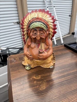 1973 UNIVERSAL STATUARY CORP. WHIMSICAL NATIVE AMERICAN CHIEF #265 10 1/2" TALL