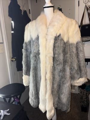 Vintage 60s 70s Rose Cloak & Suit Co Inc Mid-Length Gray Ivory Fur Coat Size 10