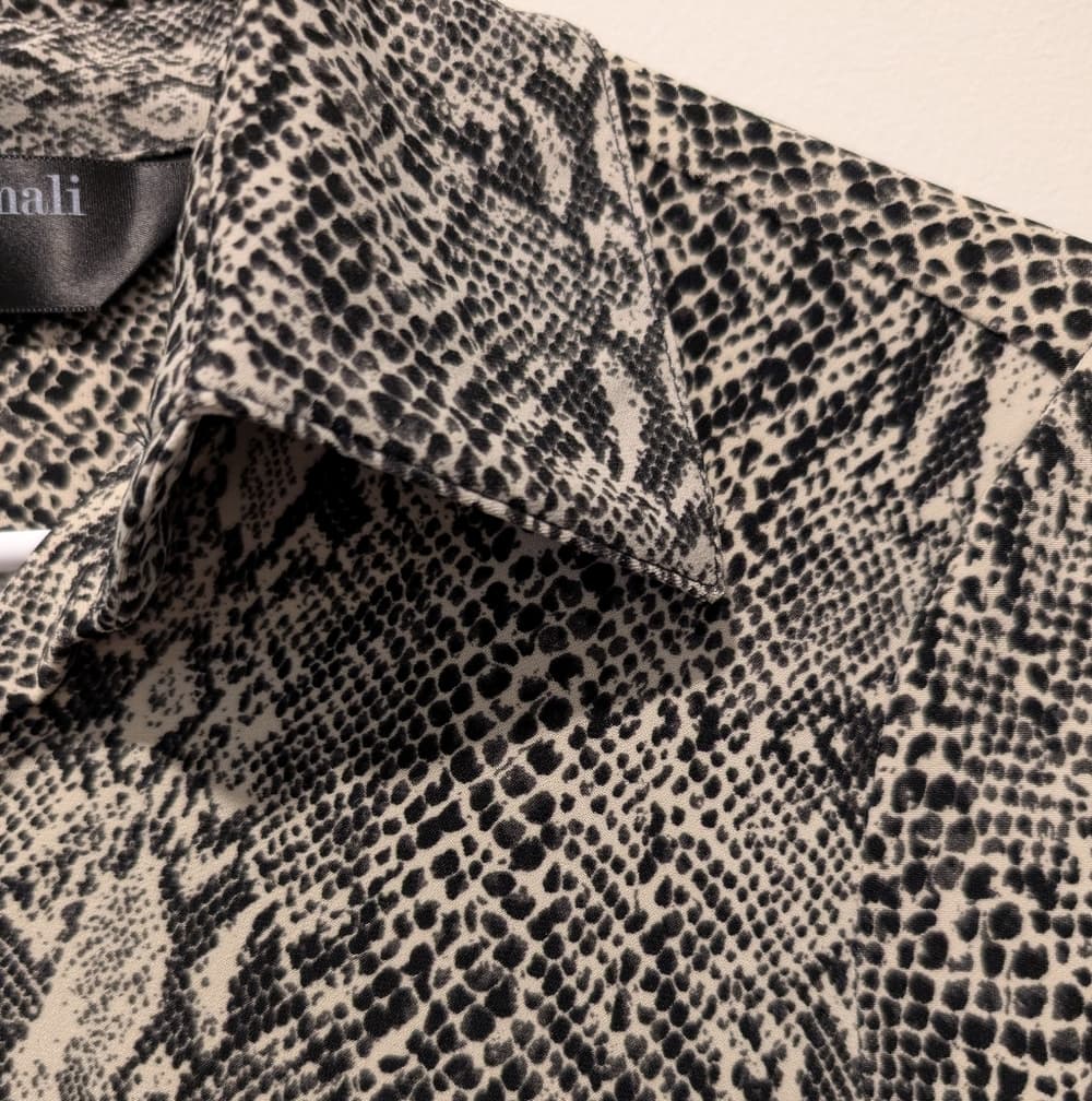 Norma Kamali Long-Sleeve Snake Print Shirt Dress in Beige and Black