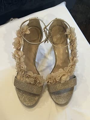Kelly & Katie Champagne Shimmer Sand High Heel Shoes Size 8.5M