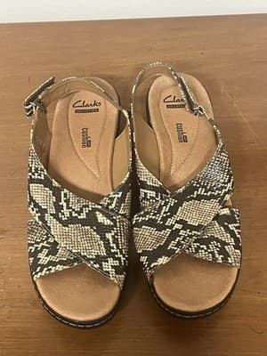 Clarks Collection Snakeprint Leather Soft Cushion Sandals Size 10M