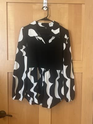 Black And White Blouse Size Medium Excellent Condition