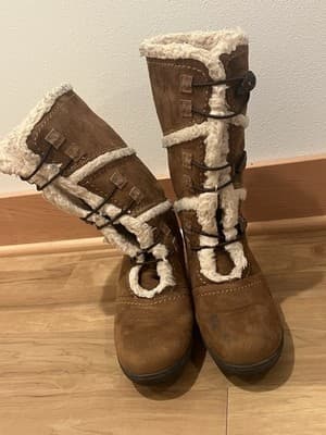 Bearpaw Brown Wedge Mid-Calf Fashion Boot Sizes 9 Sheep Skin Lining