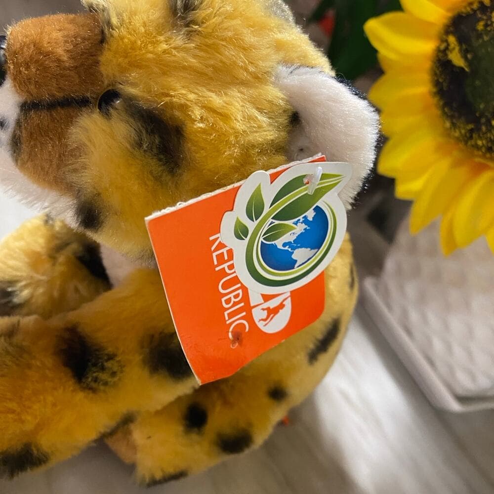 Wild Republic Cheetah Baby Plush, Stuffed Animal, Plush Toy 8 inches