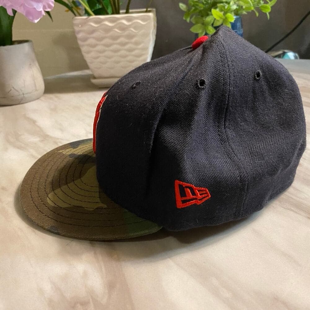 Yankee New Era Hat Size 7 5/8 Black/Red/Army