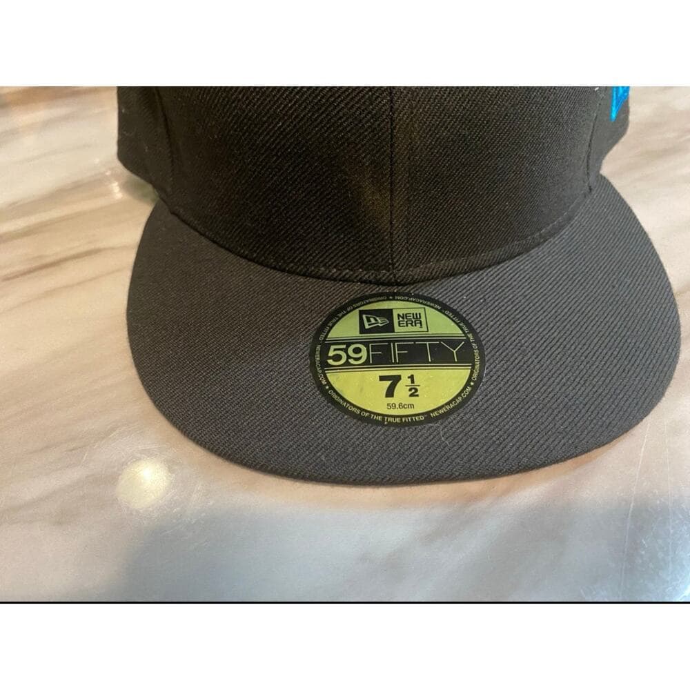 New Era Hat Size 7 1/2 Black & Blue