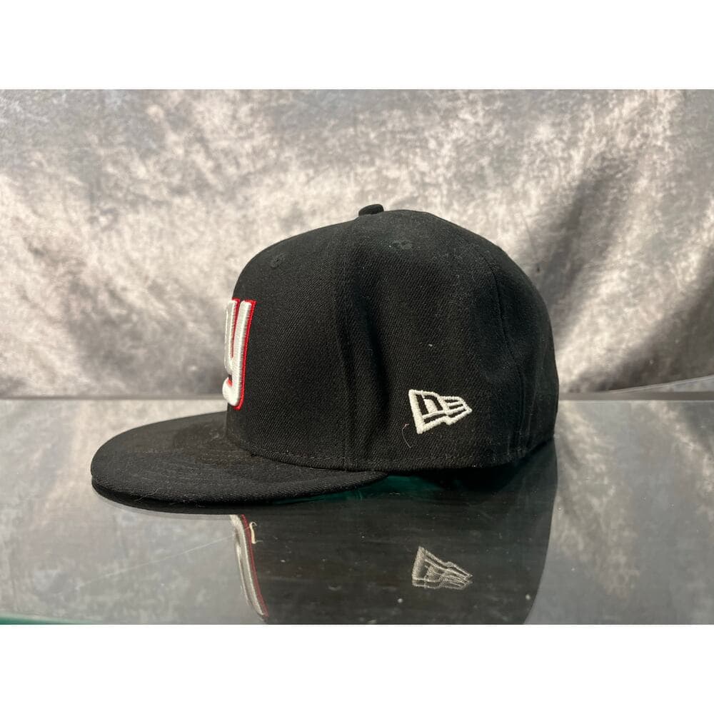 New Era 59fifty New York Giants NFL Black 100% Polyester Fitted Hat Size 7 1/2