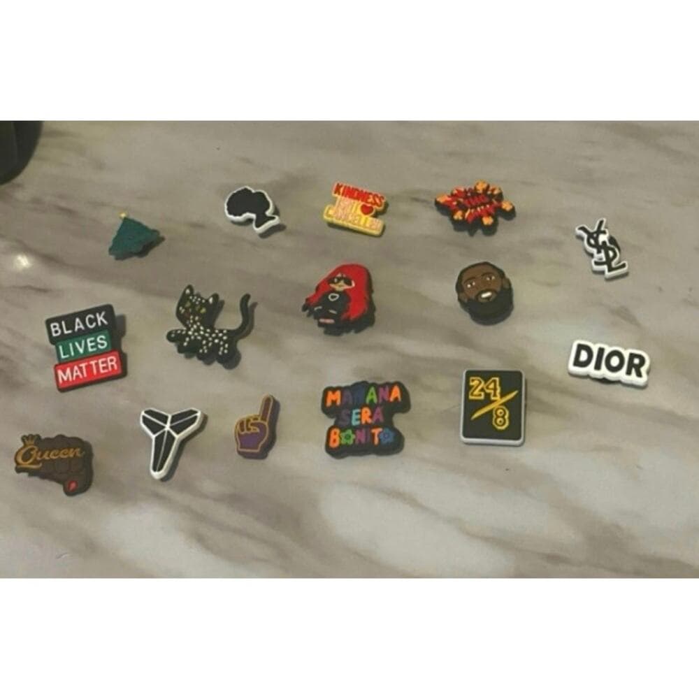 15 Crocs Charms