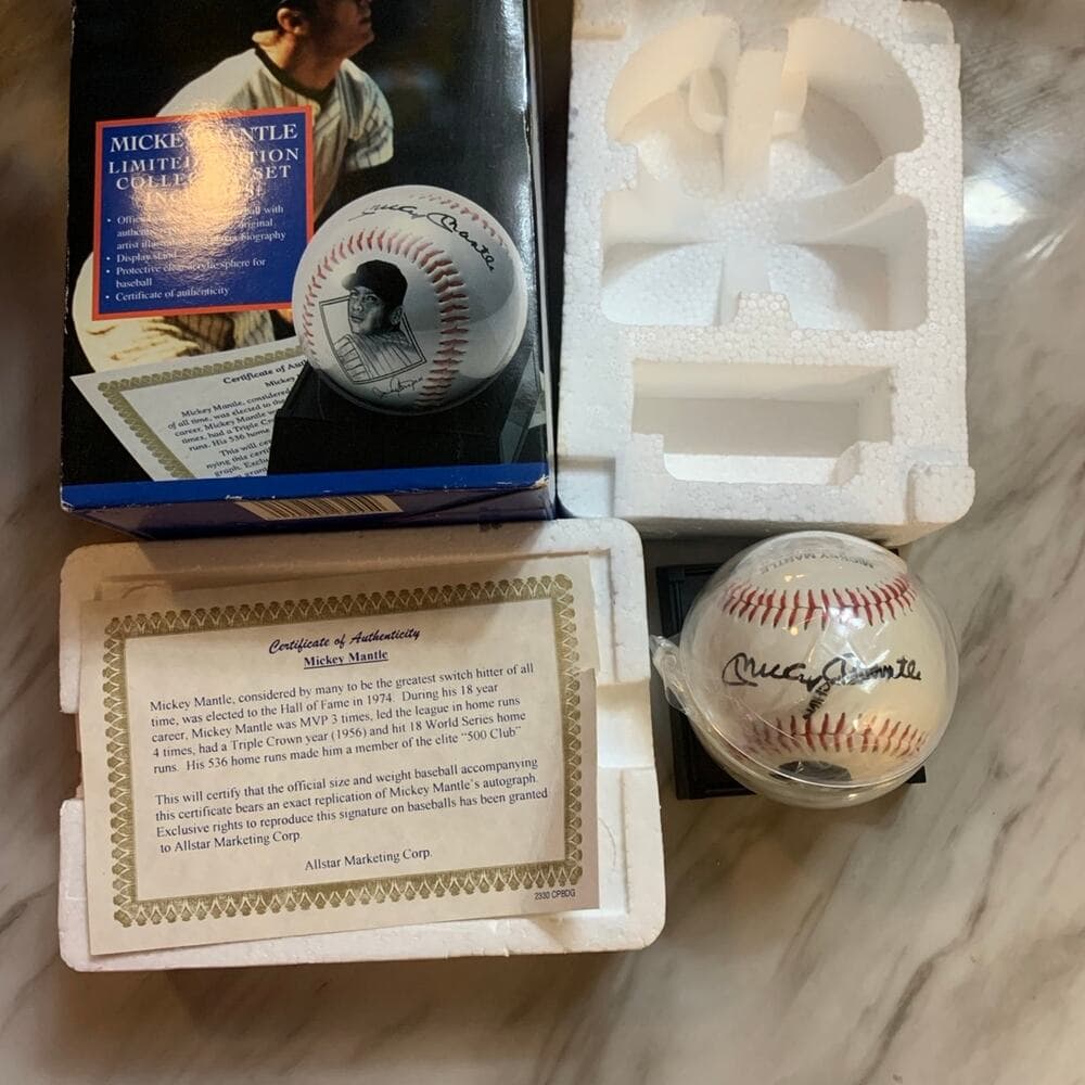 NY Yankees Mickey Mantle Replica Signed Baseball Ball COA Stand