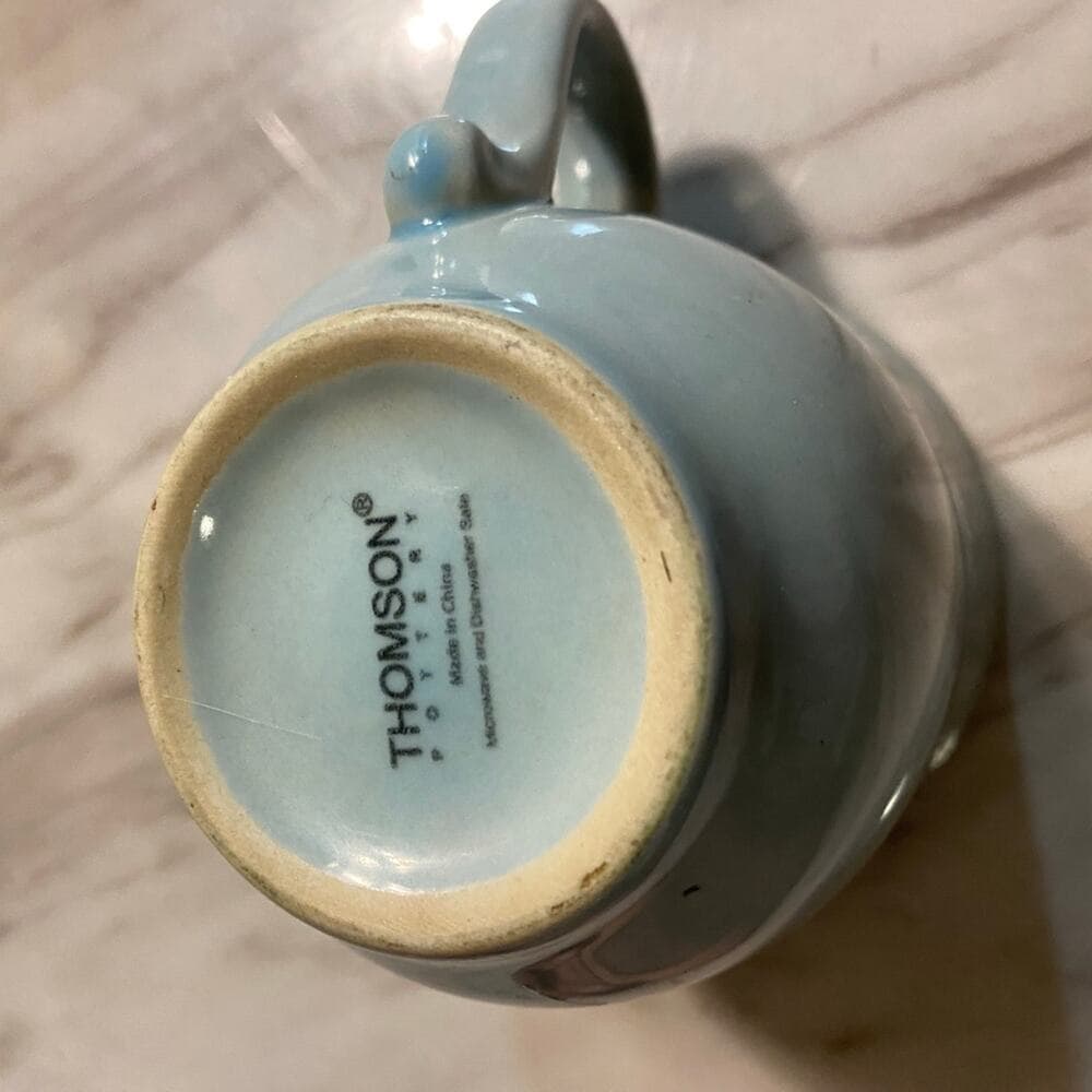Vera White Mug by THOMSON