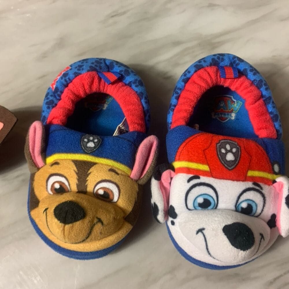 POW patrol slippers size 7/8 with pow patrol hat